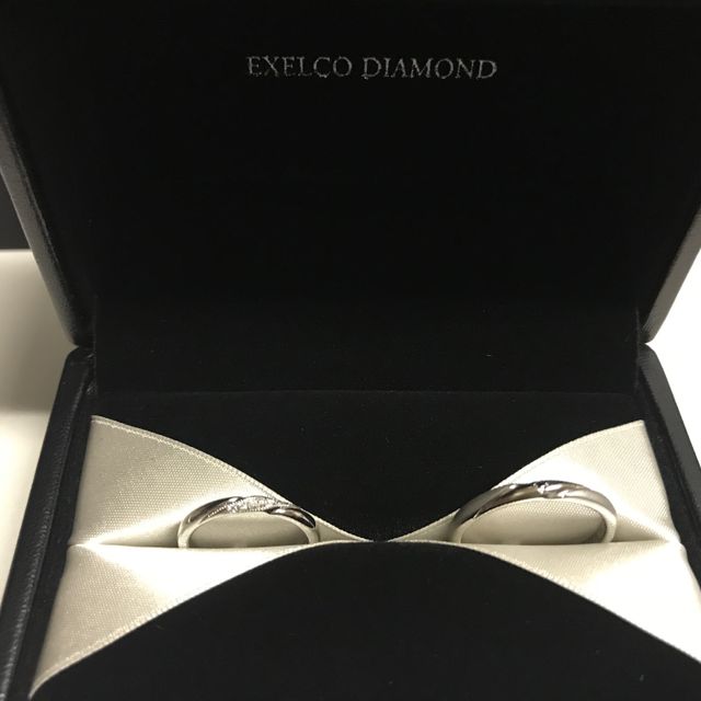 【エクセルコダイヤモンド(EXELCO DIAMOND)の口コミ】 ダイヤモンドの質の高さと細かなミル打ちの美しさに魅かれました。フラン…