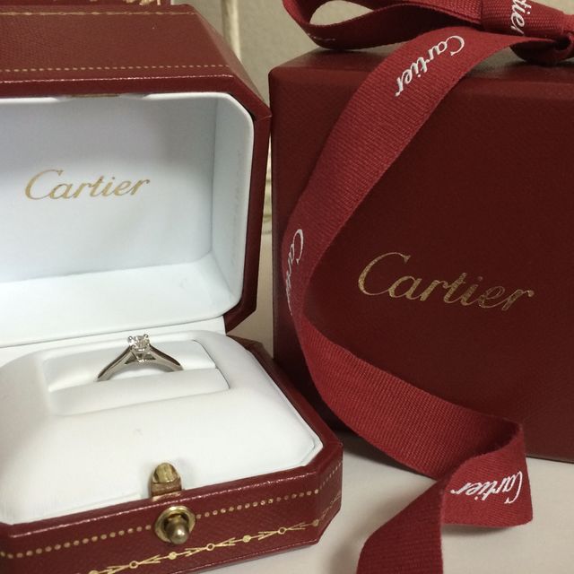【カルティエ(Cartier)の口コミ】 婚約指輪は一生に一度の特別なものなので、思い入れのあるカルティエがい…