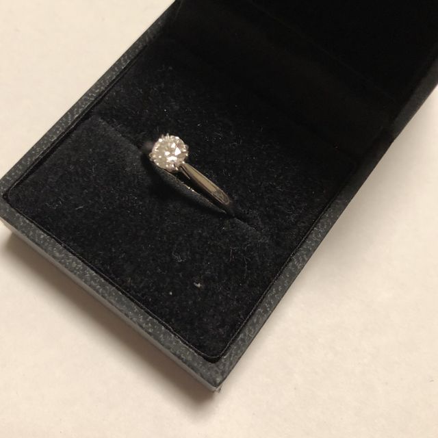 【ハリー・ウィンストン(Harry Winston)の口コミ】 シンプルで質の良いブランドの婚約指輪を希望していました。小さくてキレ…