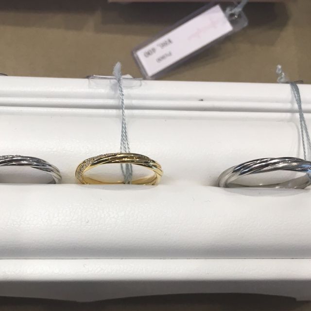 【BRIDGE(ブリッジ)の口コミ】 リングがねじって作られているようで、ロープのようなデザインです。とて…