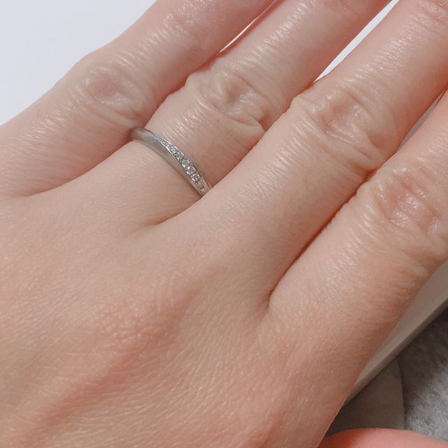 【CAFERING(カフェリング)の口コミ】 私も主人も結婚指輪の好みが合わず、色んなお店で指輪を見ましたが、2人が…