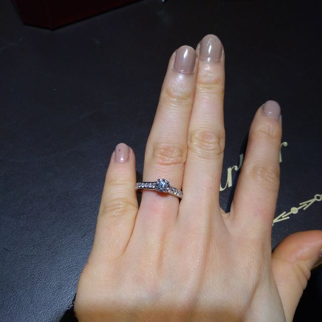 【カルティエ(Cartier)の口コミ】 憧れだったカルティエブランドで買いたかったのですが、一粒ダイヤとバベ…