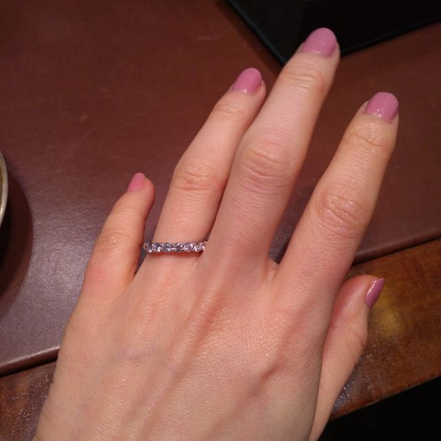 【ティファニー(Tiffany & Co.)の口コミ】 結婚指輪は定番はシンプルなものと思いますが、母がハーフエタニティタイ…