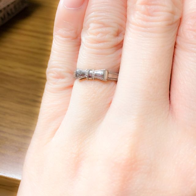 【JEWELRY  KAMATA(ジュエリーかまた)の口コミ】 店舗で見て一目惚れしました。
セミオーダー用のリングでしたが、自分の指…