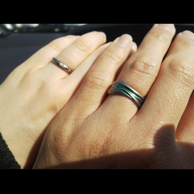 【SORA(ソラ)の口コミ】 一般的に指輪はシルバー、ゴールドとなりますが、自分の好きな色をグラデ…