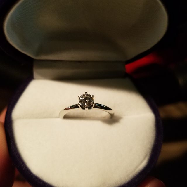 【GALA JEWELRY(ガラジュエリー)の口コミ】 最初は婚約指輪はいらないと言われましたが、一生のことなのでプレゼント…