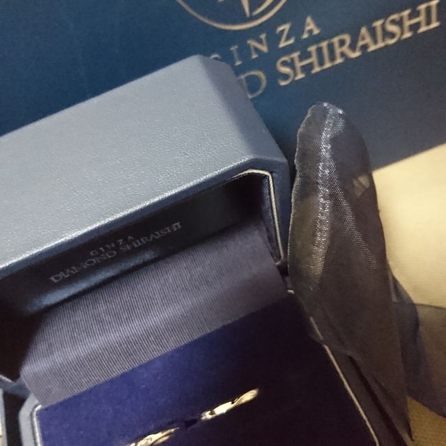 【銀座ダイヤモンドシライシの口コミ】 シンプルなものを探していました。
ただ、シンプルすぎても…と、少…