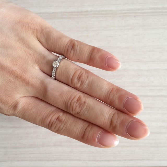 【アイプリモ(I-PRIMO)の口コミ】 エンゲージリングは王道でシンプルなデザインのものがいいと思っておりま…