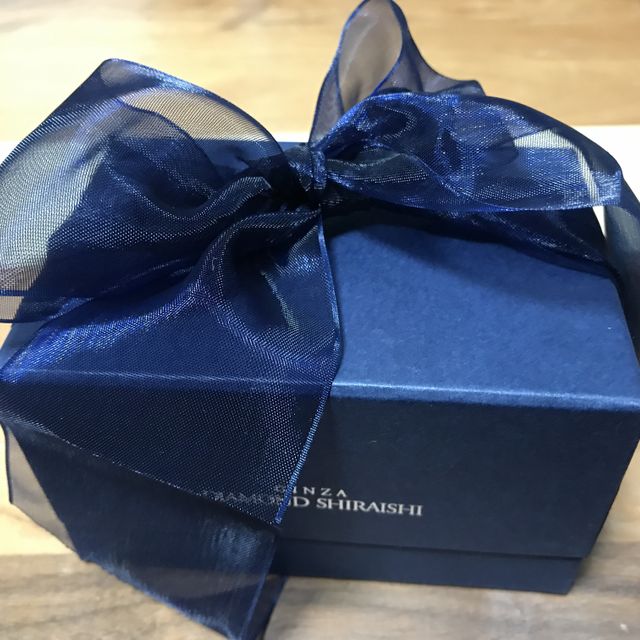 【銀座ダイヤモンドシライシの口コミ】 買う予定はなく、どんなものか見に行っただけだったが、妻が大変喜んでお…