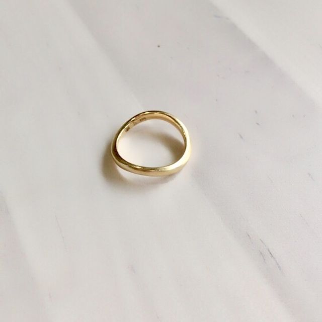 【Marriaged Marriage(マリッジド・マリッジ)の口コミ】 第一印象で気になったのがこのデザインでした。シンプルだけど「おっ？」…