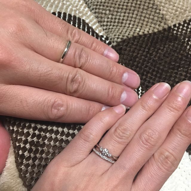 【Ponte Vecchio(ポンテヴェキオ)の口コミ】 その日は婚約指輪のみ購入予定だったのですが、私も彼もこの指輪の持って…