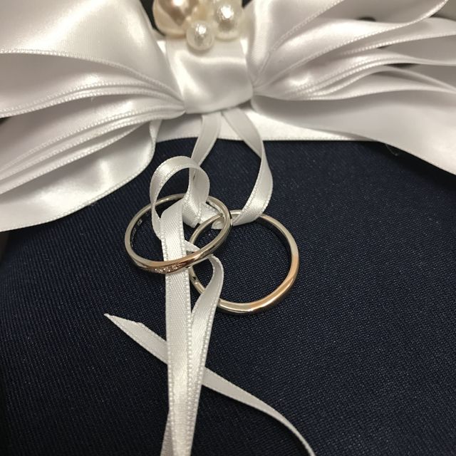 【RosettE(ロゼット)の口コミ】 結婚指輪をネットの画像検索で色々見た時に一目惚れしました。また名前のm…