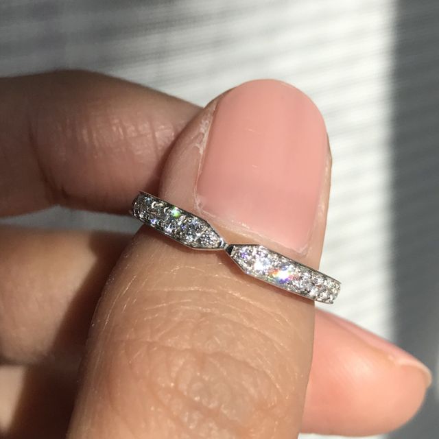 【ショーメ(CHAUMET)の口コミ】 ハーフエタニティを探していたのですが、このリングのシャープなデザイン…