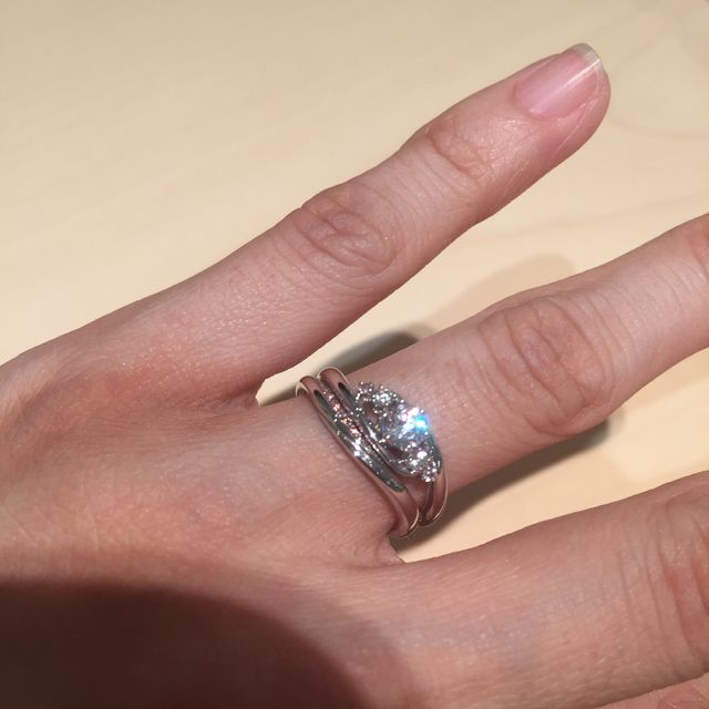 【Foulason(フレゾン)の口コミ】 一番の決め手はデザインです。春の挙式で、桜をテーマにしていた為、桜モ…