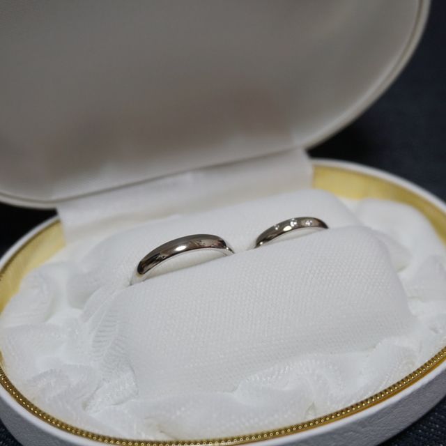 【カオキ　ダイヤモンド専門卸直営店の口コミ】 誕生石埋め込みの、表面にダイヤモンドを
埋め込みしたデザインがしたくて…