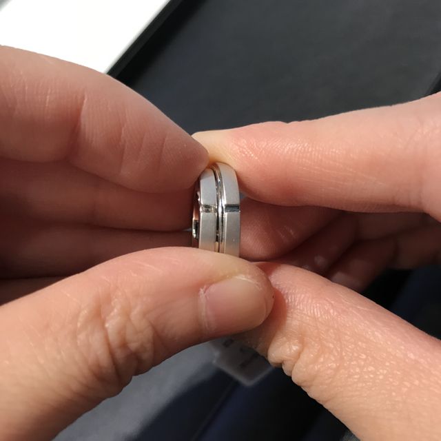 【CAFERING(カフェリング)の口コミ】 縁の光沢を上にして付けるのと下にして付けるので印象が変わったり、二つ…