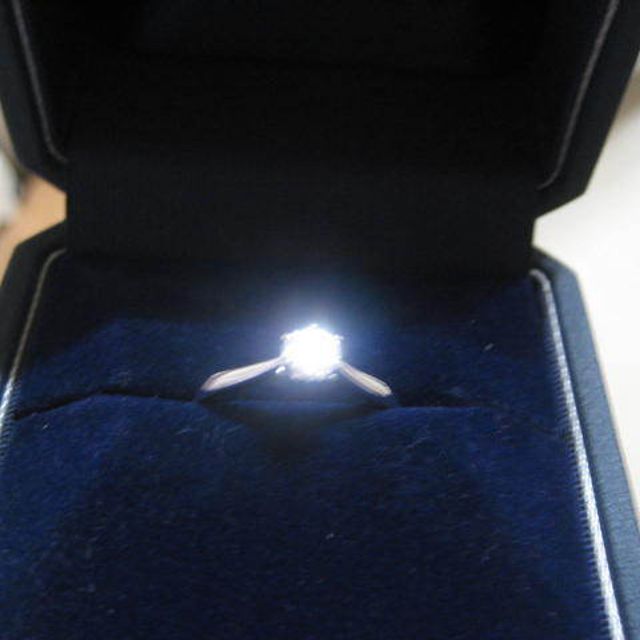 【銀座ダイヤモンドシライシの口コミ】 いろんなお店を見に行きました。家族会議をし、好みのダイヤモンドの大き…