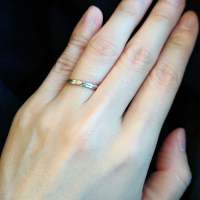 【銀座ダイヤモンドシライシの口コミ】 探していた物は
1.年齢が進んでもずっとつけていられるデザイン・手に馴染…