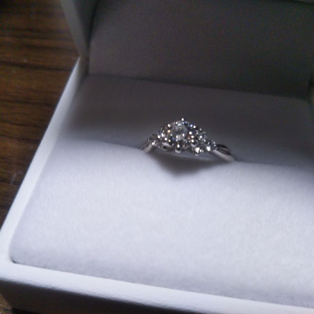 【宝寿堂(ほうじゅどう)の口コミ】 二人でダイヤを選んでいきましたが、お互いが最も良いと思ったものが一致…