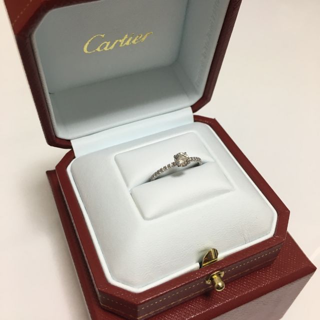 【カルティエ(Cartier)の口コミ】 私は元々リング部分が華奢で細めで、パヴェタイプが好みでした。エタンセ…