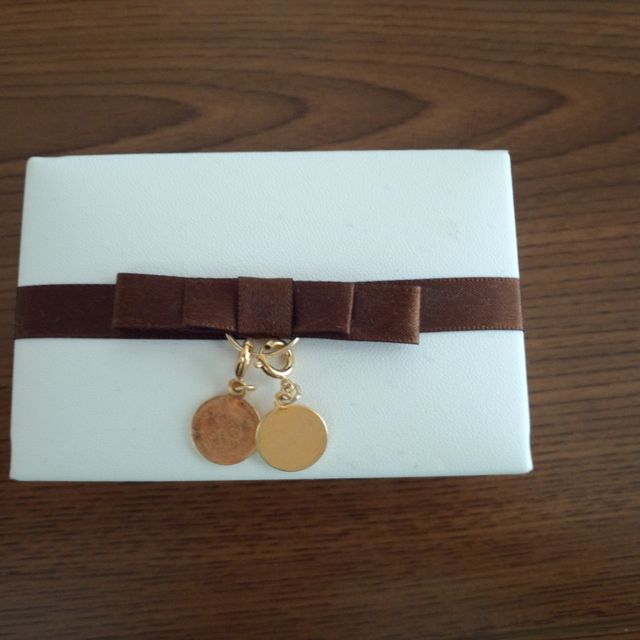 【アイプリモ(I-PRIMO)の口コミ】 デザインは、ややカーブがかった感じが良く、この指輪は指が長く見えるこ…