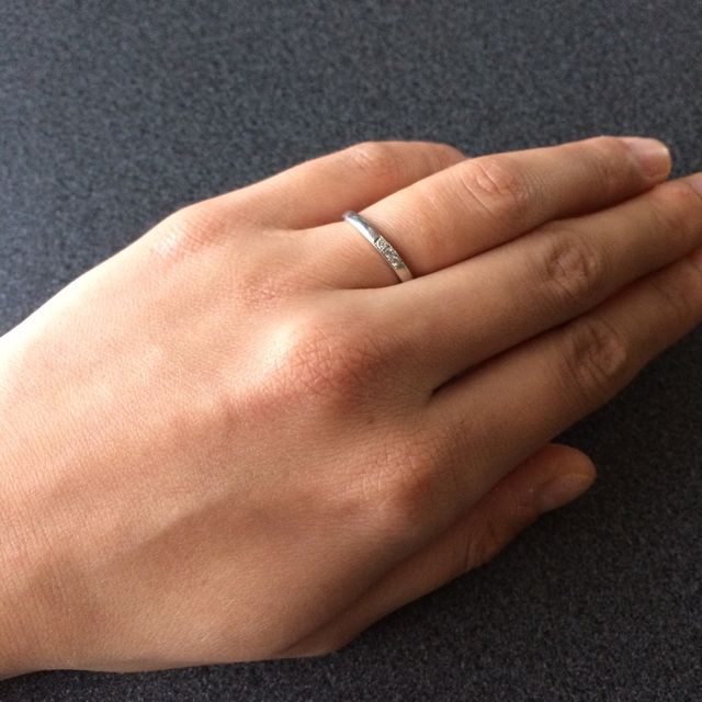 【銀座ダイヤモンドシライシの口コミ】 婚約指輪がこちらのブランドだったので購入を検討しました。
他のブランド…