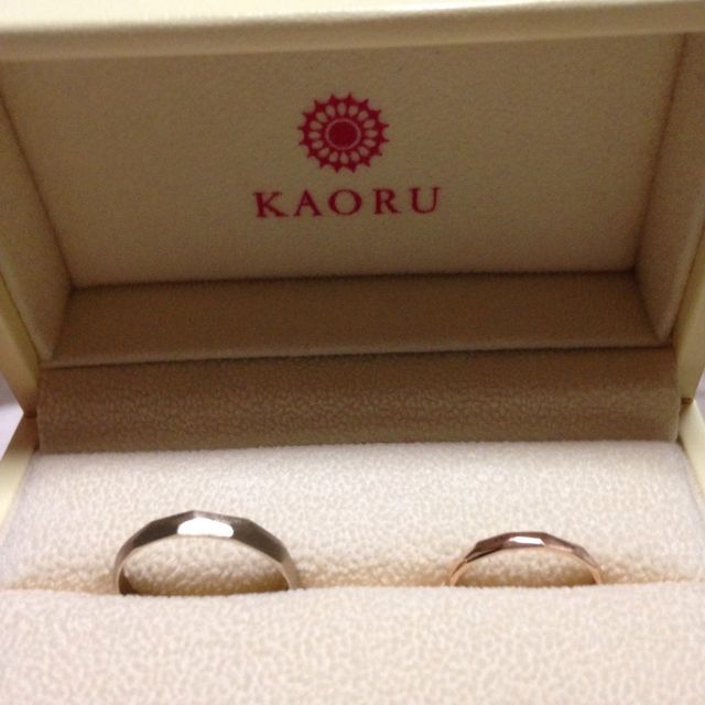 【KAORUの口コミ】 店舗が東京と京都にしかないのですが、デザインや太さ、刻印が選べ、スタ…