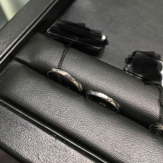 【ラザール ダイヤモンド(LAZARE DIAMOND)の口コミ】 シンプルだけどメレダイヤのついたストレートタイプを探していました。
こ…