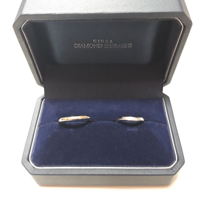 【銀座ダイヤモンドシライシの口コミ】 シンプルですが、少しウェーブがかかっていてシンプル過ぎず、ずっと着け…