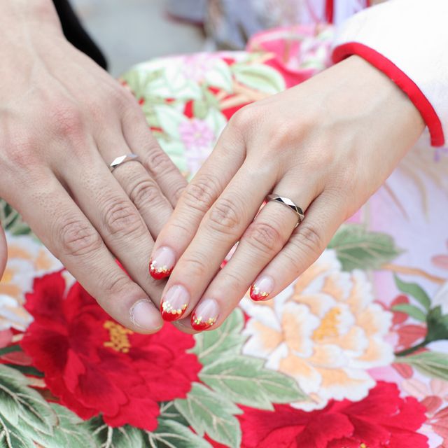 【ブシュロン(BOUCHERON)の口コミ】 シンプルなデザインながら存在感がすごくあり、ダイヤなしでもキラキラ輝…