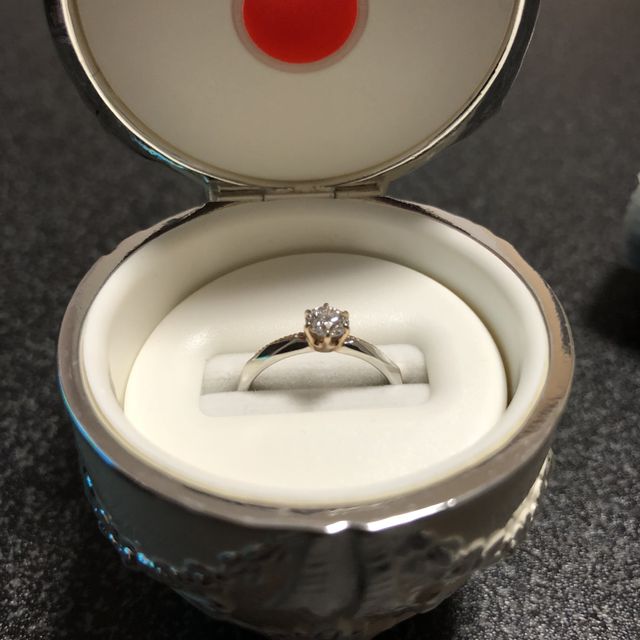 【CHER LUV(シェールラブ)の口コミ】 彼女と2人で選びに行きました。アンティークなデザインを探していて、土台…