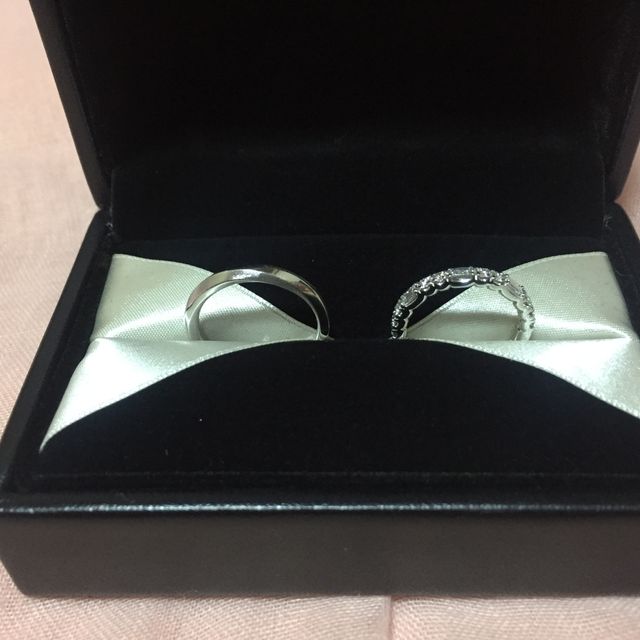 【エクセルコダイヤモンド(EXELCO DIAMOND)の口コミ】 晩婚だった為、結婚指輪に対する憧れが強く、ずっとエタニティリングを結…