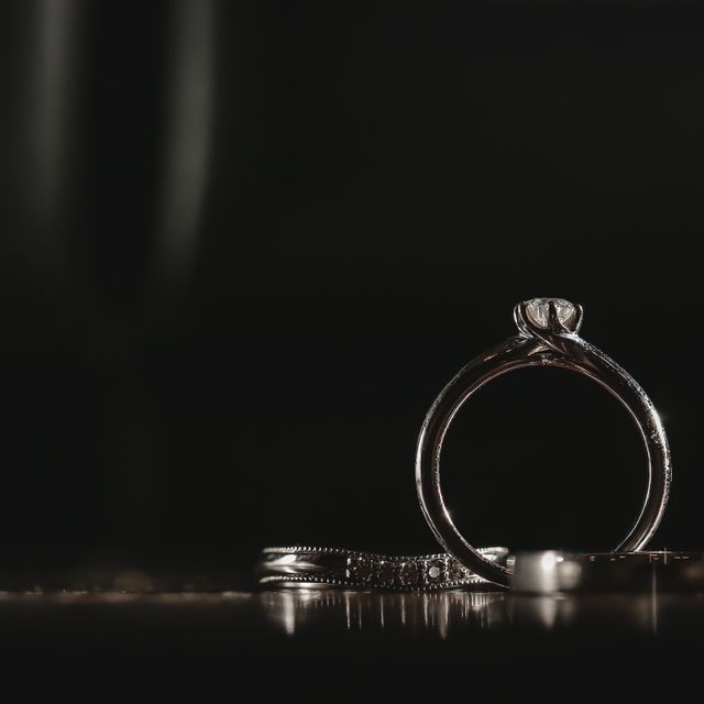 【エクセルコダイヤモンド(EXELCO DIAMOND)の口コミ】 以前同ブランドの結婚指輪を購入しており、そのデザインに合う1番シンプル…