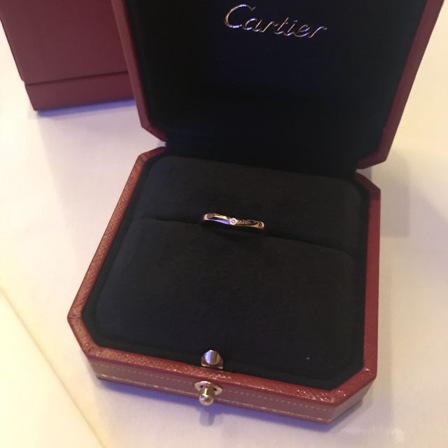 【カルティエ(Cartier)の口コミ】 彼女が指輪のデザインに一目惚れ。サイズ変更が一切できないことに悩んで…