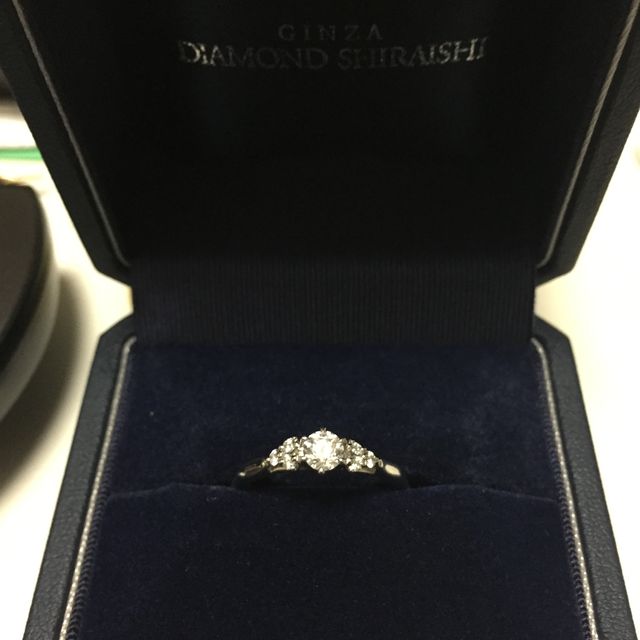 【銀座ダイヤモンドシライシの口コミ】 たくさんのデザインの中から実際に指にはめて、担当の方と色々相談して決…
