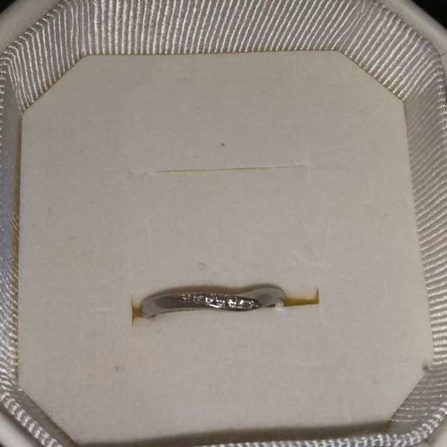 【4℃ BRIDAL(ヨンドシーブライダル)の口コミ】 細身の指輪を探していましたあがストレートタイプのものだと太いものが多…