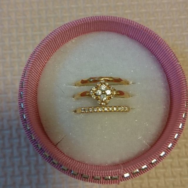 【ヴァンドーム青山(VENDOME AOYAMA)の口コミ】 3連ですので、色々なシチュエーションで使用できるのが魅力的でした。ゴー…