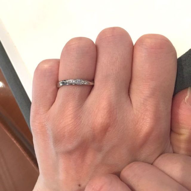 【ROYAL ASSCHER(ロイヤル・アッシャー)の口コミ】 ヨーロッパのブランドであり確かなカッティング技術で非常にキレイで繊細…