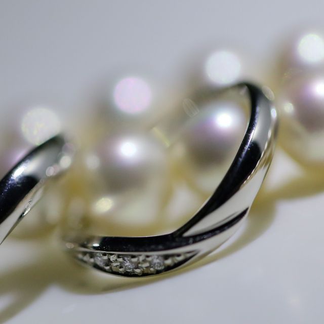 【ラザール ダイヤモンド(LAZARE DIAMOND)の口コミ】 結婚指輪は、ダイヤがたくさん散りばめられているわけではなく、ポイント…