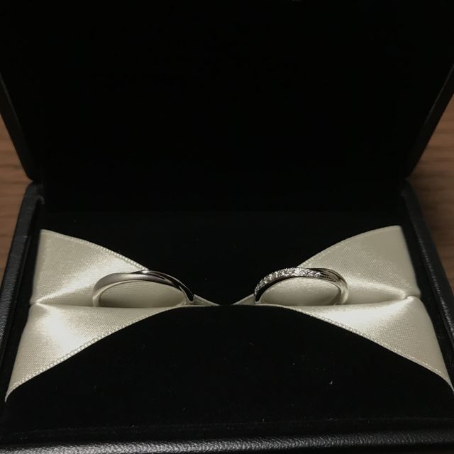 【エクセルコダイヤモンド(EXELCO DIAMOND)の口コミ】 石がないリングよりも何石かあるものを購入したいと思ってました。もとも…