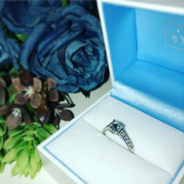 【GALA JEWELRY(ガラジュエリー)の口コミ】 他のブランドの指輪で気になっていたデザインに似たものと、パヴェリング…