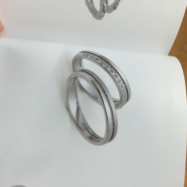 【STAR JEWELRY(スタージュエリー)の口コミ】 ペアリングで見たときに主人が唯一気に入っていたデザインでした。ストレ…