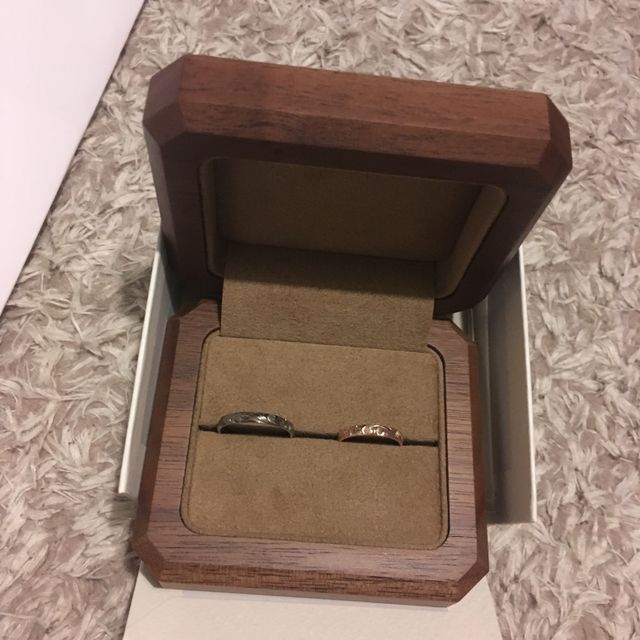 【Makana(マカナ)の口コミ】 デザイン重視で、彫り物にいろいろな意味や、願いが込められていて、奥さ…