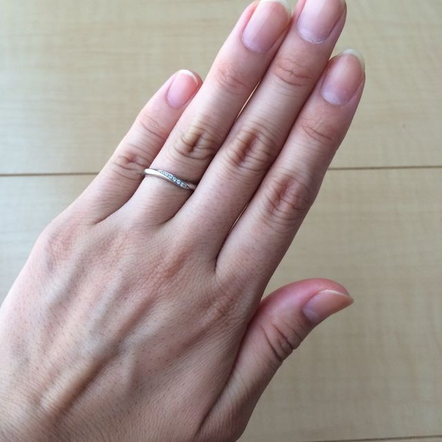 【4℃ BRIDAL(ヨンドシーブライダル)の口コミ】 エンゲージリングをストレートにしたのでマリッジリングもストレートにし…