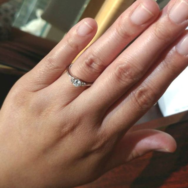 【Mr.MONDIAM & Ms.APHRODITE(ミスターモンディアムアンドミスアフロディーテ)の口コミ】 指が細めで小さいのであまり大きいとバランスが悪いので、ラインは細めの…