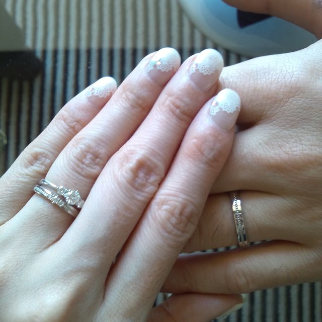 【組曲ジュエリーの口コミ】 婚約指輪に重ね付けしたいという希望と、ミル打ちデザインが欲しいという…