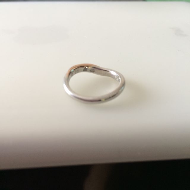 【ケイウノ ブライダル(K.UNO BRIDAL)の口コミ】 既成のデザインを元に私達らしいアレンジを加えていただきました。
唐草模…