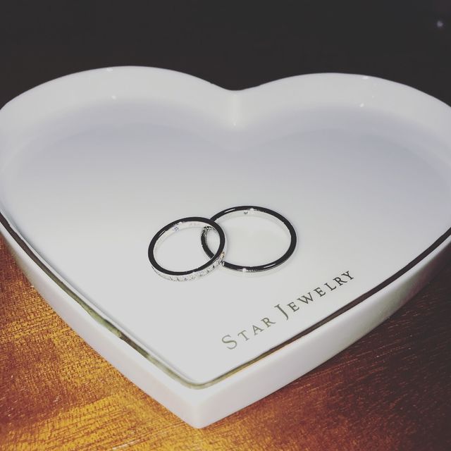 【STAR JEWELRY(スタージュエリー)の口コミ】 ストレートのデザインでダイヤの入っているものを探しました。
ハーフエタ…