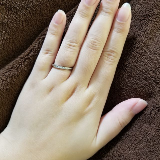 【アイプリモ(I-PRIMO)の口コミ】 女性用は華やかに(石がいっぱいでキラキラ)、男性用はシンプルに(石は無し…