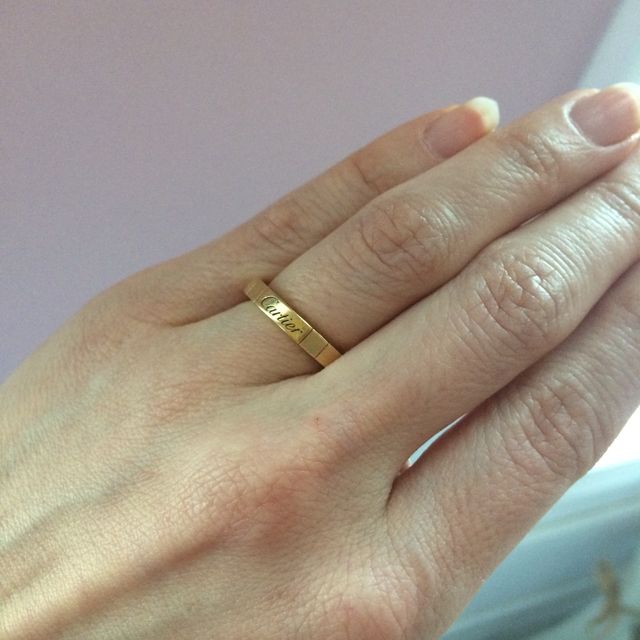 【カルティエ(Cartier)の口コミ】 カルティエのブランドに昔から憧れを持っていたので、毎日使い続ける結婚…